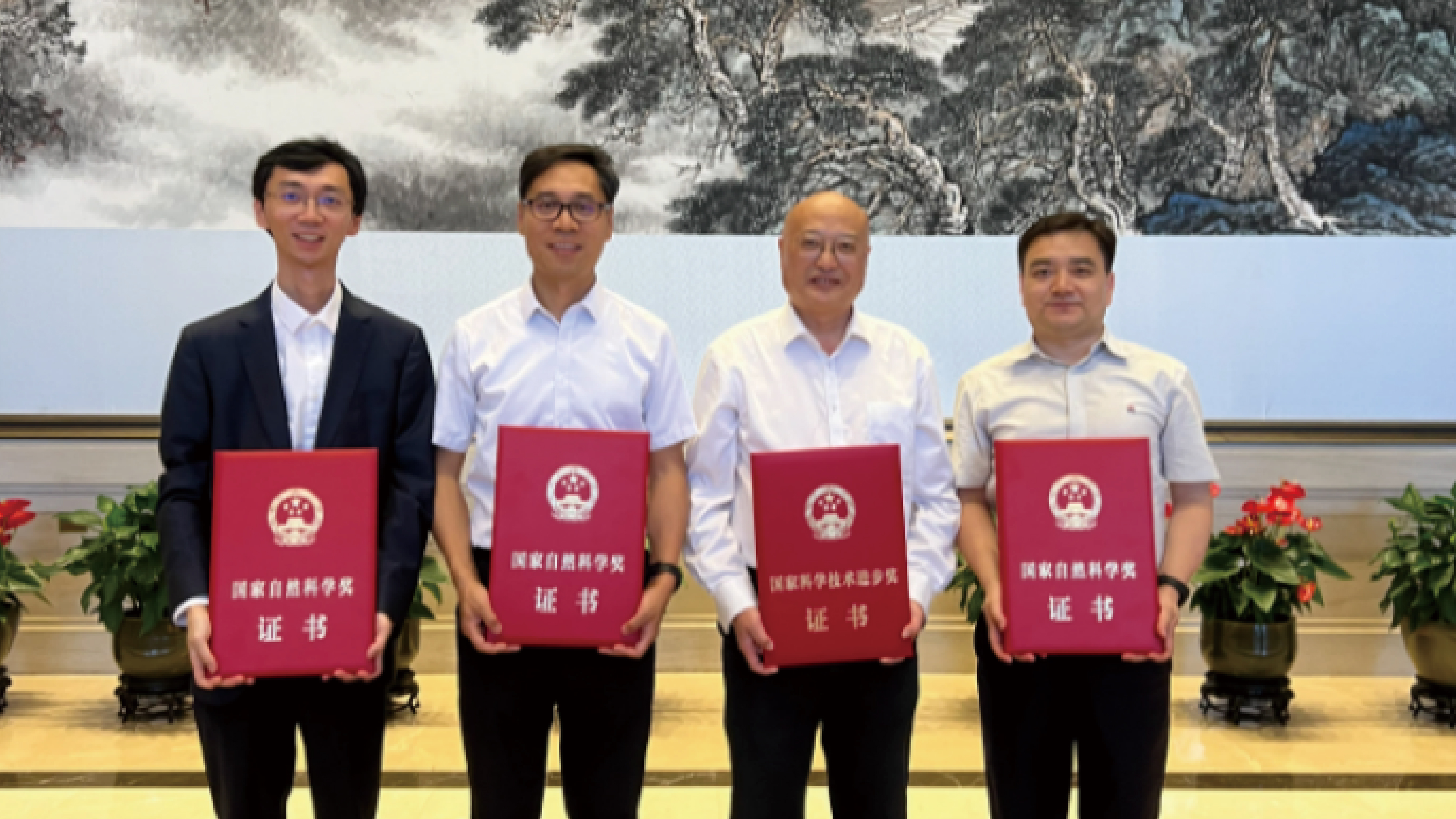 【最新研究】刚获国家自然科学二等奖的北大焦宁与合作者在化学顶级期刊《自然·化学》发表重要成果